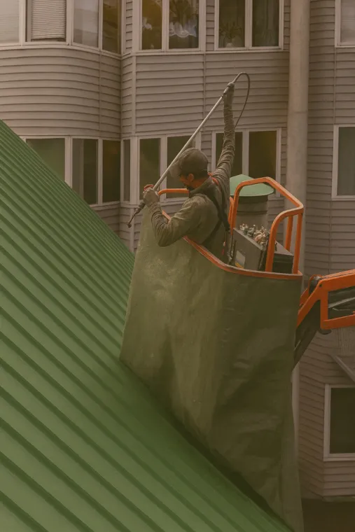 Peinture de toit dans le Jura – protection et rénovation toiture, Le Jura, Mazzetti Aérogommage