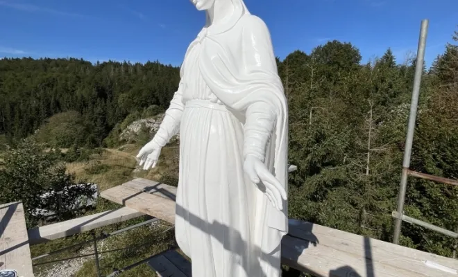 restauration décapage et aérogommage d'une statue en fonte dans le Jura, Le Jura, Mazzetti Aérogommage
