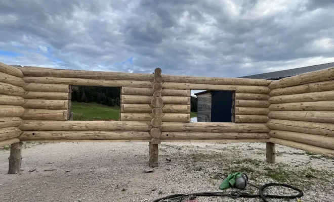 Aérogommage d'un chalet bois rond La Pessière, Le Jura, Mazzetti Aérogommage