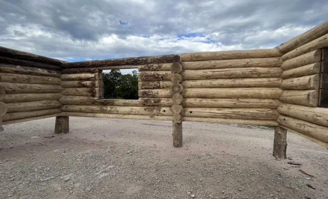 Aérogommage d'un chalet bois rond La Pessière, Le Jura, Mazzetti Aérogommage